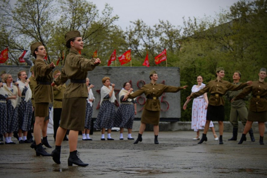 Торжественный митинг "Ваш Подвиг помнить будем"