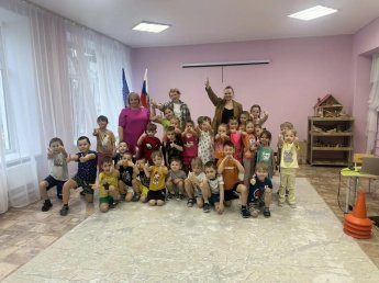 Развлекательная игровая программа "Герои космоса" в детских садах